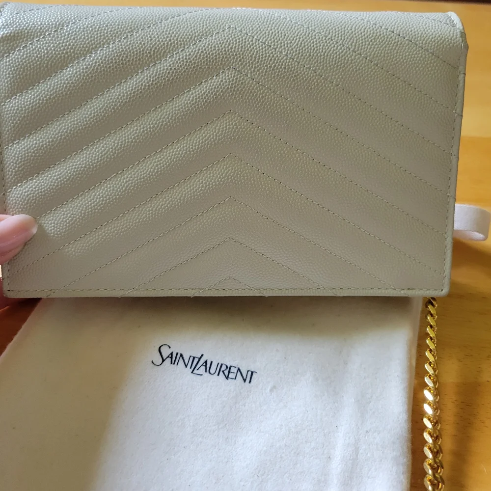 Yves Saint Laurent Ivory Quilted Crossbody Bag - Picture 4 of 9